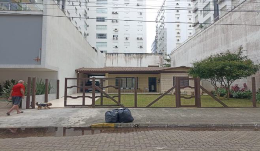 Capão da Canoa/RS - Centro - Casa com 220m²